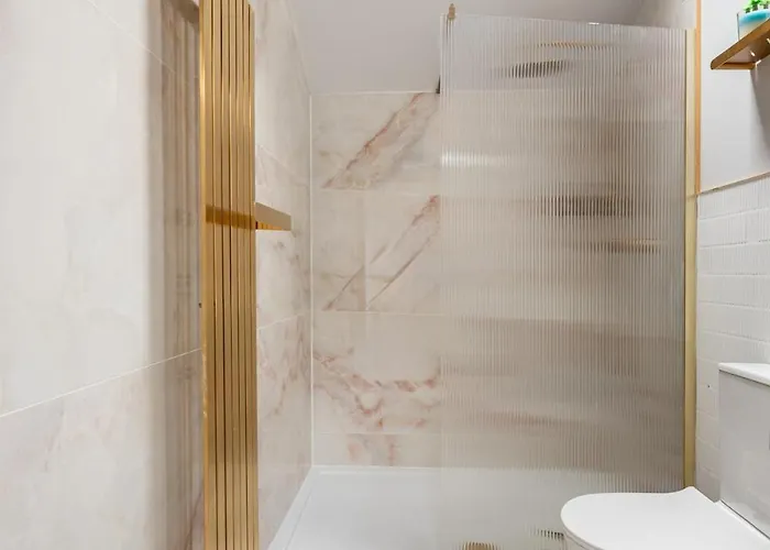 Апартаменти Beautiful In Hotwells *